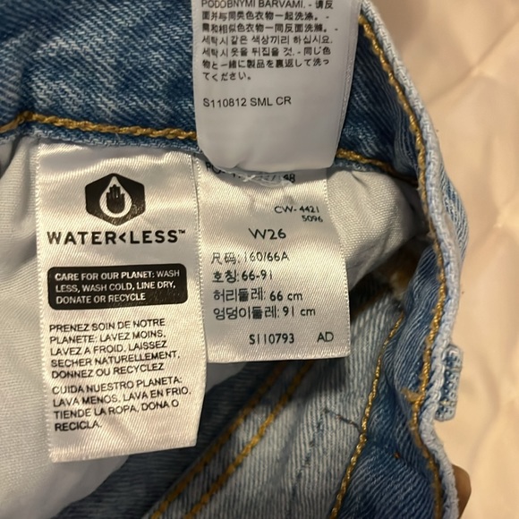 Levi’s 501 Jean shorts size W26 - Picture 4 of 4